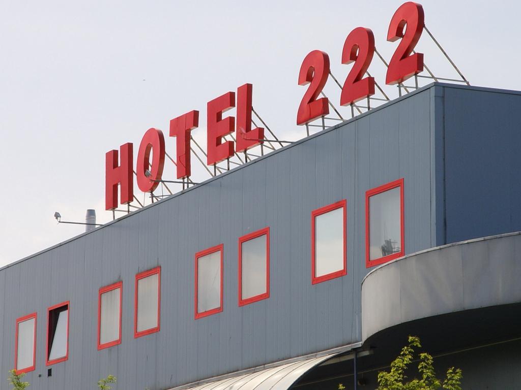 Hotel 222 Poznań Esterno foto